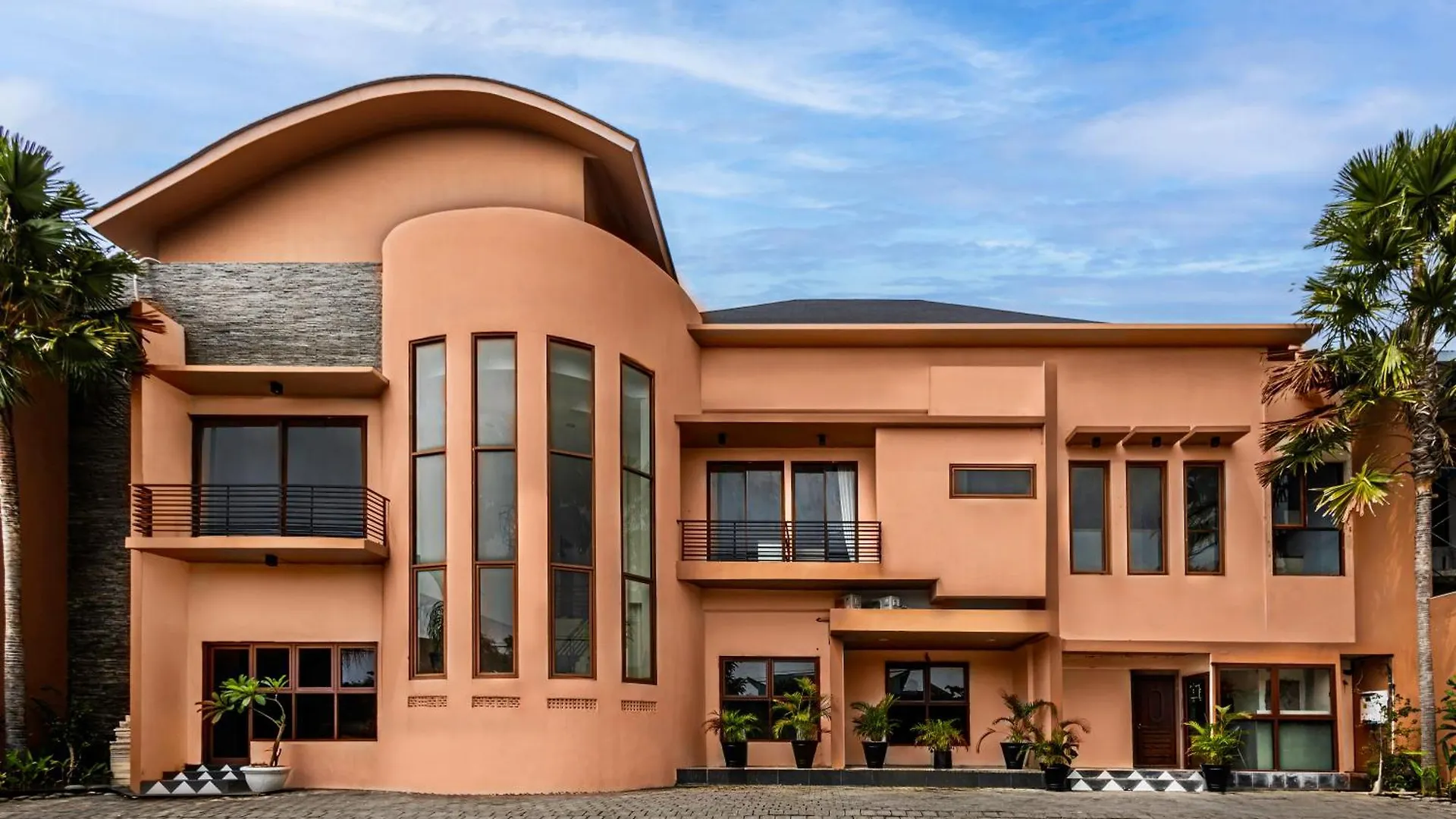 Amelia D Art Deco Suites Seminyak
